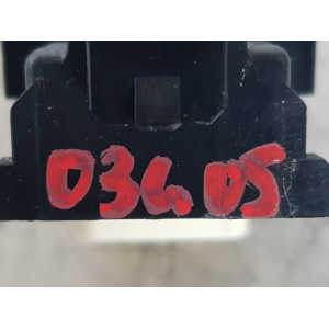 COMANDO PULSANTE ALZAVETRO ANTERIORE DESTRO TOYOTA YARIS ANNO 2008