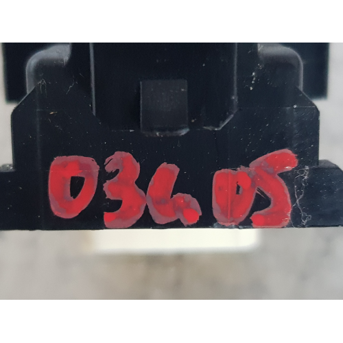 COMANDO PULSANTE ALZAVETRO ANTERIORE DESTRO TOYOTA YARIS ANNO 2008
