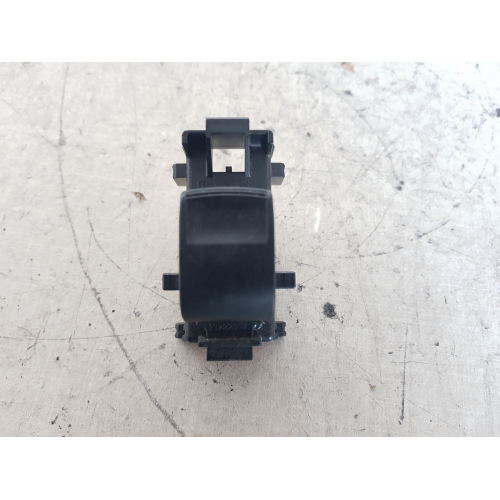 COMANDO PULSANTE ALZAVETRO ANTERIORE DESTRO TOYOTA YARIS ANNO 2008