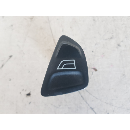 E30583 COMANDO INTERRUTTORE PULSANTE ALZAVETRO FORD KA 1.2 B 51KW 2010