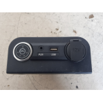 96120-1W010 ATTACCO PRESA AUX USB KIA RIO 1.2 B GPL 61,80KW 2015 G4LA
1W010 