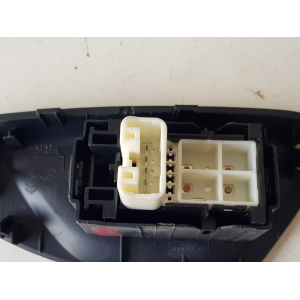 COMANDO ALZAVETRO ANTERIORE DESTRO PEUGEOT 108 1.0 B 51KW 2018