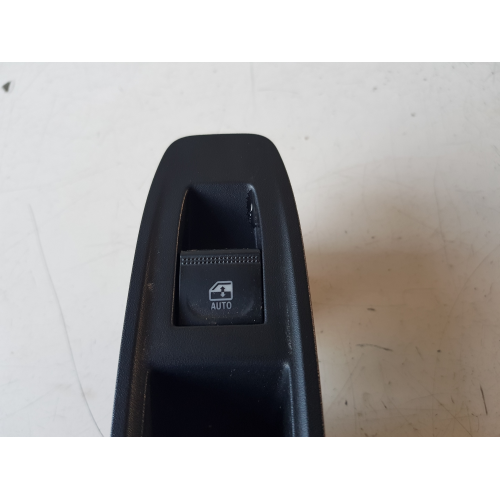 254218388R PULSANTIERA COMANDO ALZAVETRO POSTERIORE SINISTRA RENAULT CAPTUR 1.0 TCE B GPL 74KW ANNO 2022 