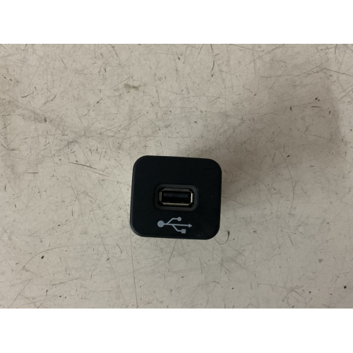 735600659 PORTA USB PER JEEP Renegade 2020