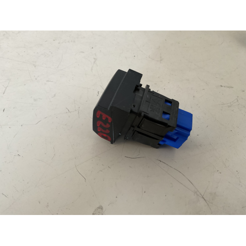 96750916ZD COMANDO PULSANTE LUCI DI EMERGENZA PEUGEOT 2008 1.6 D 88KW 2016 BH01