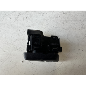 9354129 BMW F45 2 Serie F46 Interruttore Chiusura Centrale Sinistra