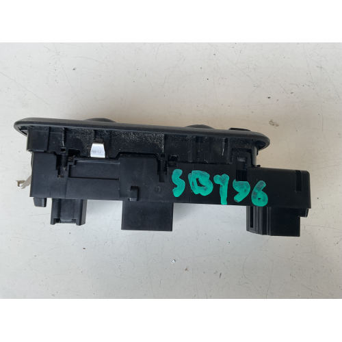 8A6T-14A132-CC PULSANTIERA COMANDO ALZAVETRO ANTERIORE SINISTRO FORD FIESTA  2011