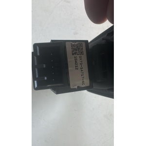 GX73-14717-AC PULSANTE COMANDO ALZAVETRO POSTERIORE SINISTRO JAGUAR XE 2.0 D 132KW 2016