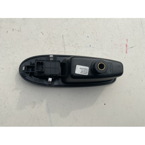 735521261 COMANDO PULSANTIERA ALZACRISTALLO POST DX FIAT 500L (351_352) DAL 2012