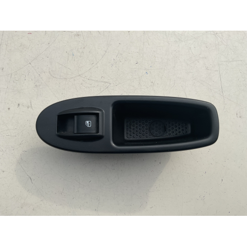 735521261 COMANDO PULSANTIERA ALZACRISTALLO POST DX FIAT 500L (351_352) DAL 2012