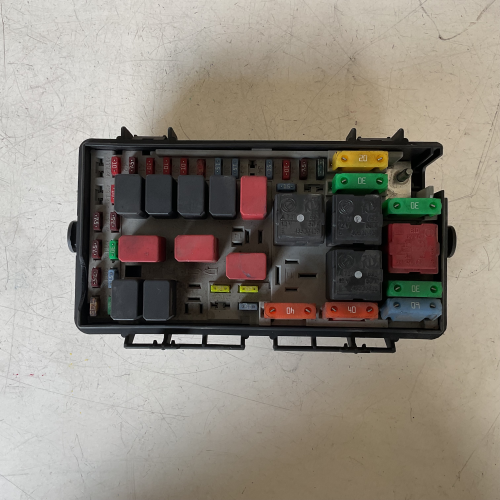 51737884 CENTRALINA FUSIBILIERA SCATOLA FUSIBILI RELÈ FIAT GRANDE PUNTO 1.2