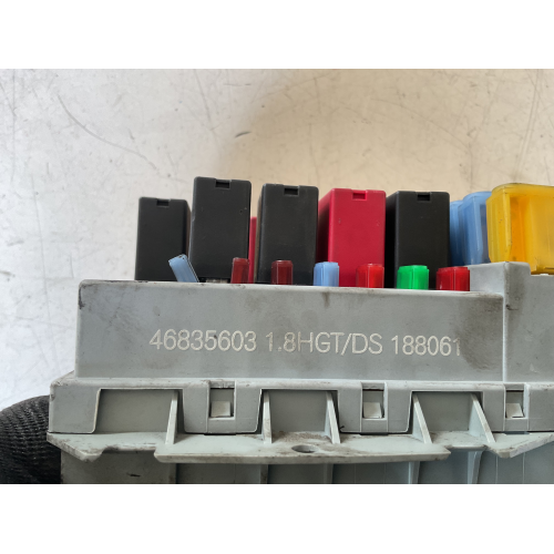 46835603 CENTRALINA SCATOLA FUSIBILI FIAT PUNTO (188) 1.3 MULTIJET ANNO 2004