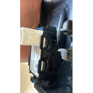 96762292ZD PULSANTIERA COMANDO ALZAVETRO ANTERIORE DESTRA CITROEN C3 1.2 B 61KW 2018