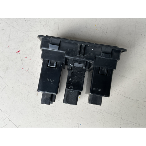 93700-1J750 COMANDO INTERRUTTORE REGOLAZIONE LUCI E FARI HYUNDAI I20 1.2 B 62KW 2014 G4LA 