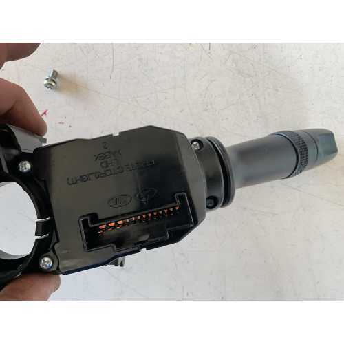 LEVA COMANDO LUCI SINISTRA HYUNDAI I20 1.2 B 62KW 2014 G4LA