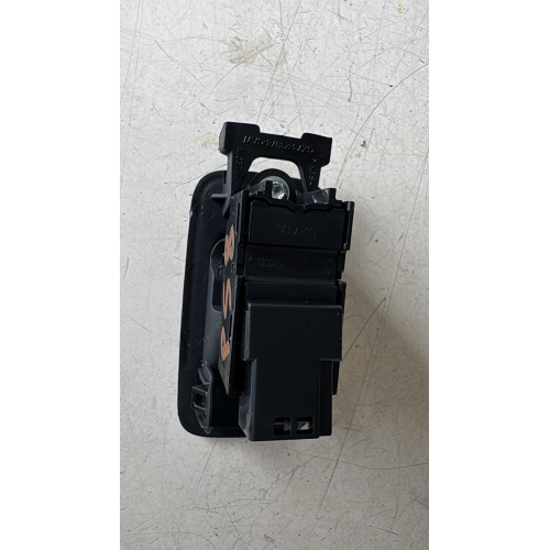 GX73-23873-CAW COMANDO PULSANTE ALZAVETRO ANTERIORE DESTRO JAGUAR XE 2.0 D 120KW 2016