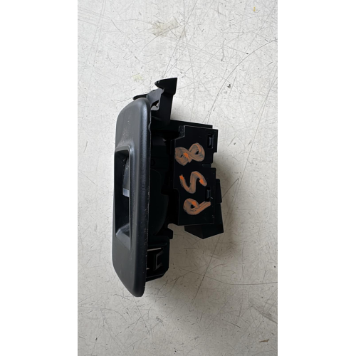 GX73-23873-CAW COMANDO PULSANTE ALZAVETRO ANTERIORE DESTRO JAGUAR XE 2.0 D 120KW 2016