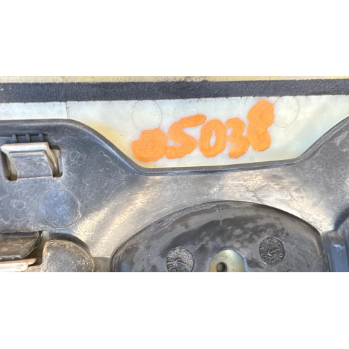 735428201 735425496 735425960 GRIGLIA PARAURTI ANTERIORE LANCIA Y YPSILON ANNO 2010