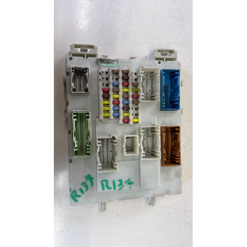 AV6N14A073FF  AV6N14A073FF SCATOLA FUSIBILI FORD C-MAX II (DXA-CB7) 1.6 TDCI 8V MAN 6M 116CV 2011 5P MONOVOLUME AG48166    A12398040 00006959  519416570