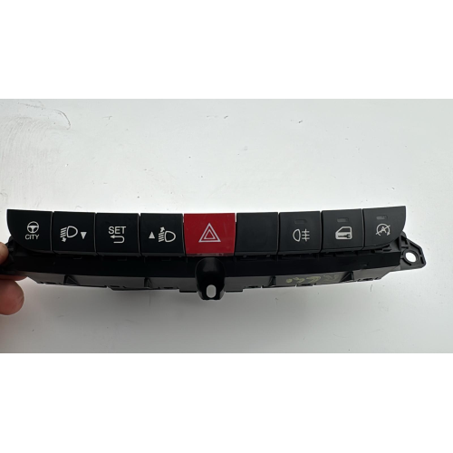 735571360  PULSANTIERA CENTRALE PER FIAT 500 L Serie (351_352) 735575221  F330204201