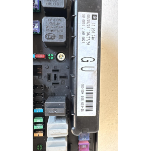 13206748 Centralina scatola fusibile 13206748 Opel Astra H 2004-2010 5DK008 668-48 13171831