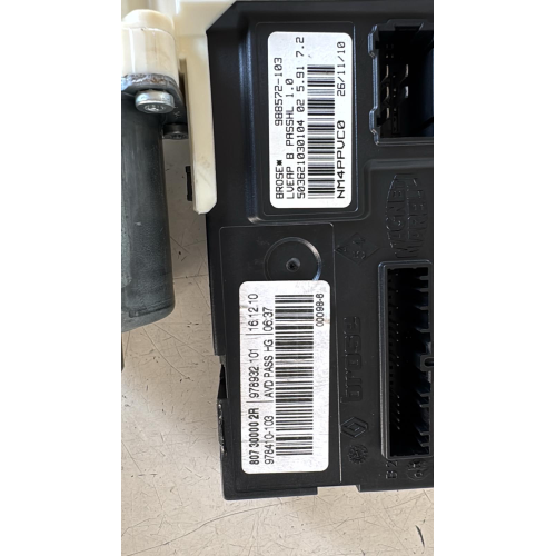 807300002R Motore alzacristalli anteriore destro RENAULT LAGUNA 3  2012 978410-103 978932.101 988572-103 00098-6 978408-100 0130822331