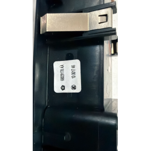 68029178 PULSANTE ALZAVETRO ANTERIORE DX JEEP Cherokee IV (KK) 2.8 CRD 4x4 Diesel 177CV 130kW ENS da anno 2008 10001746