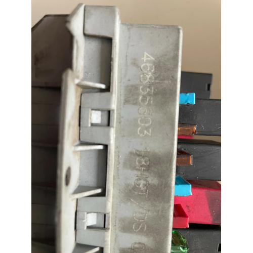 46835603 SCATOLA PORTAFUSIBILE FIAT PUNTO (188) 1.3 MULTIJET 16V 70CV (2005)  