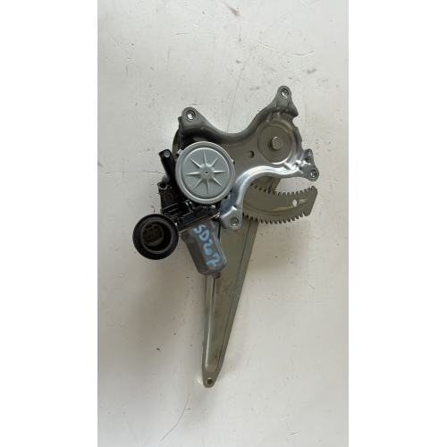 85720-35140  262100-2341 CREMAGLIERA MOTORINO ALZAVETRO POSTERIORE DESTRA PER TOYOTA Rav 4 2015