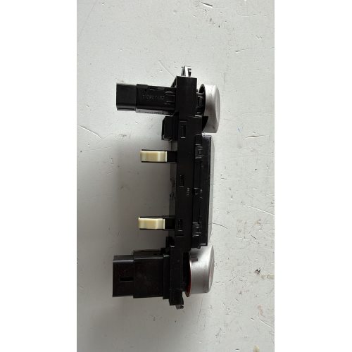 93750-1J100 UX 93770-1J100 COMANDO INTERRUTTORE QUATTRO FRECCE HYUNDAI I20 1.2 G 57KW 5M 5P 2009