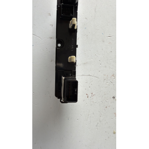 93750-1J100 UX 93770-1J100 COMANDO INTERRUTTORE QUATTRO FRECCE HYUNDAI I20 1.2 G 57KW 5M 5P 2009