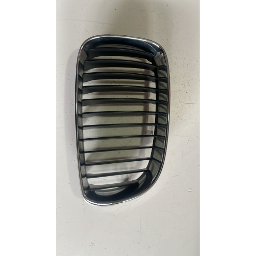 7166440 GRIGLIA CROMATA PARAURTI ANTERIORE DESTRA BMW 118 D E87 2005