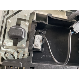 6Q1947105L PLAFONIERA LUCE INTERNA ABITACOLO VOLKSWAGEN Polo V (6R1, 6C1) 1.4 TDI Diesel 75CV 55kW CUS da anno 2014 - 2017 75000KM FQ091590QR 3B0035711B