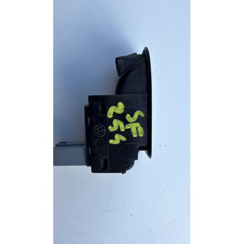 6R0867255H INTERRUTTORE ALZAVETRO POST DX. SX. ANT DX. VOLKSWAGEN POLO 6R 2015 9006447000