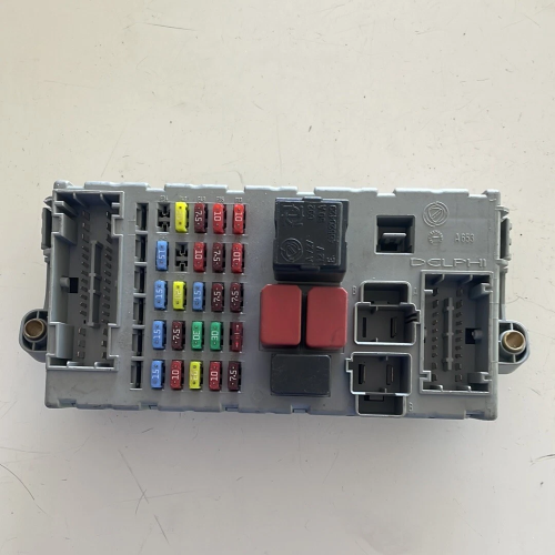 46520600 CENTRALINA SCATOLA PORTA FUSIBILI FIAT PUNTO CLASSIC 1.2 44KW 2011 51744898