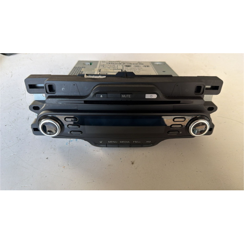 1561023580 RADIO AUTORADIO ALFA ROMEO Giulietta (940) 1.6 JTDM Diesel 105CV 77kW 940A3000 anno 2013