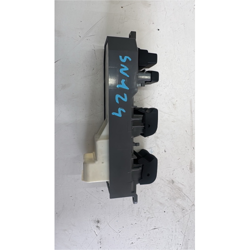 PULSANTIERA ANTERIORE SINISTRA PER TOYOTA Yaris Serie 848100D030  2017 088-1K7D 192835