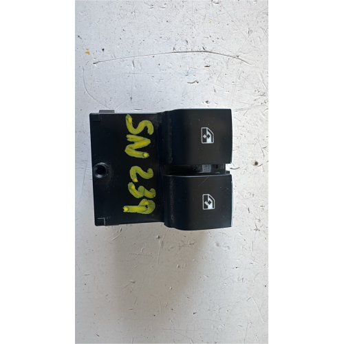 13360335 PULSANTIERA ANTERIORE SINISTRA SX OPEL Adam (M13) 1.2 Benzina 69CV 51kW A12XER anno 2014