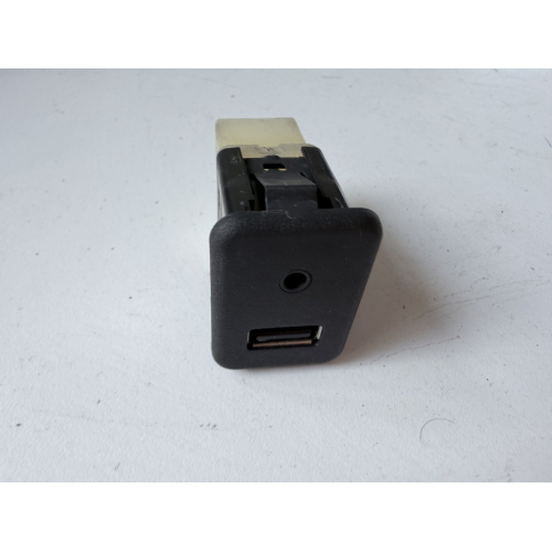 INTERFACCIA PRESA USB/INGRESSO AUX PER CHEVROLET Spark 2° Serie 25832462 (12>)