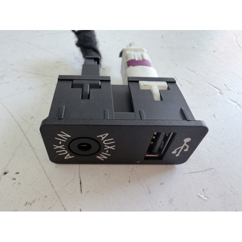INTERFACCIA PRESA USB/INGRESSO AUX PER MINI Cooper 2° Serie 9229246 (06>13)