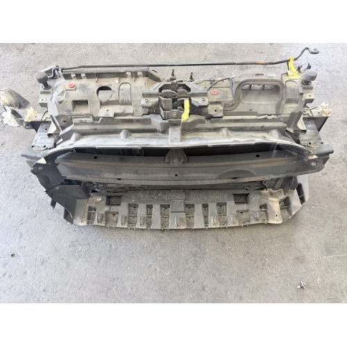 CALANDRA CON KIT RADIATORI PER FORD Fiesta 6° Serie Restyling 1839247 UGJC Die