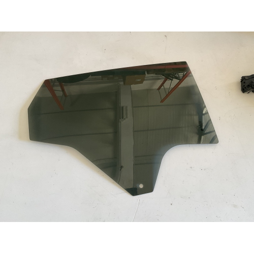 VETRO SCENDENTE POSTERIORE DESTRO PER FORD Fiesta 7° Serie 2087911 B7JB (17>>)