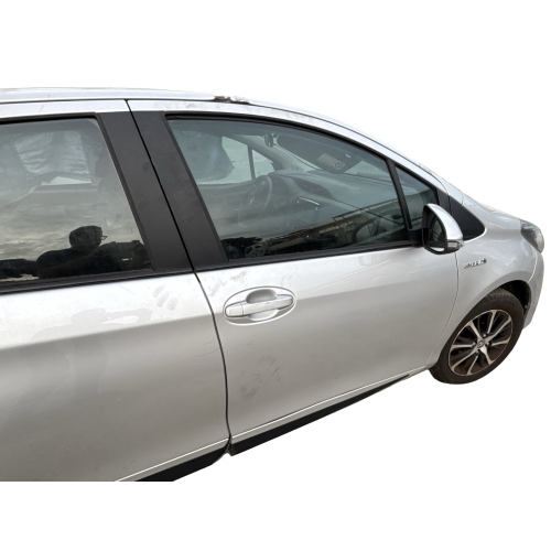 PORTIERA ANTERIORE DESTRA PER TOYOTA Yaris Serie 670010D510 1NZ (17>20)
