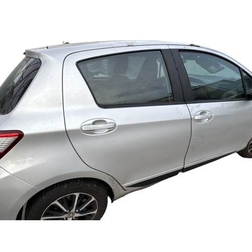 PORTIERA POSTERIORE DESTRA PER TOYOTA Yaris Serie 670030D530 1NZ (17>20)