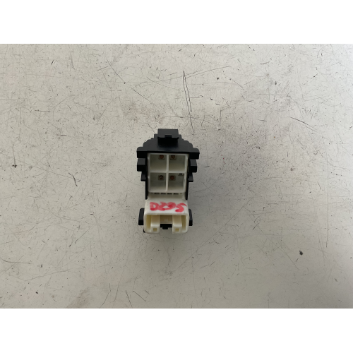 COMANDO PULSANTE ALZAVETRO Toyota Yaris 3 serie 1.5 B 101CV 74kW 1NZ-FXE 2012 2024