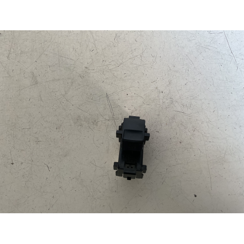 COMANDO PULSANTE ALZAVETRO Toyota Yaris 3 serie 1.5 B 101CV 74kW 1NZ-FXE 2012 2024