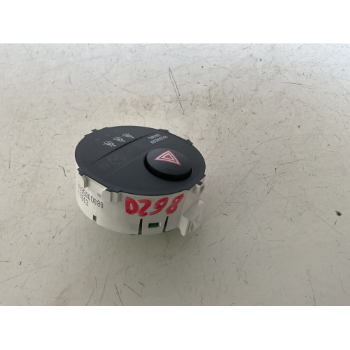 839500D080 PULSANTE LUCI DI EMERGENZA Toyota Yaris 3 serie 1.5 B 101CV 74kW 1NZ-FXE 2012 2024