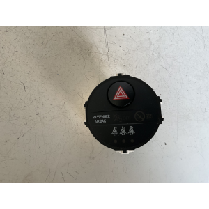 839500D080 PULSANTE LUCI DI EMERGENZA Toyota Yaris 3 serie 1.5 B 101CV 74kW 1NZ-FXE 2012 2024