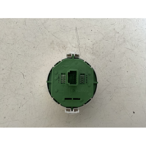 839500D080 PULSANTE LUCI DI EMERGENZA Toyota Yaris 3 serie 1.5 B 101CV 74kW 1NZ-FXE 2012 2024