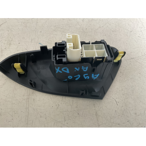 COMANDO PULSANTIERA ALZAVETRO ANTERIORE DESTRA TOYOTA AYGO 2019